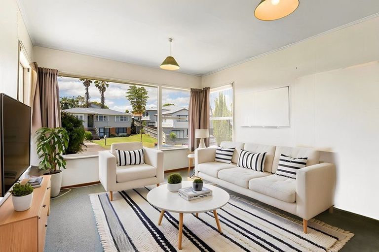 Photo of property in 1/15 Rotoiti Avenue, Pakuranga Heights, Auckland, 2010