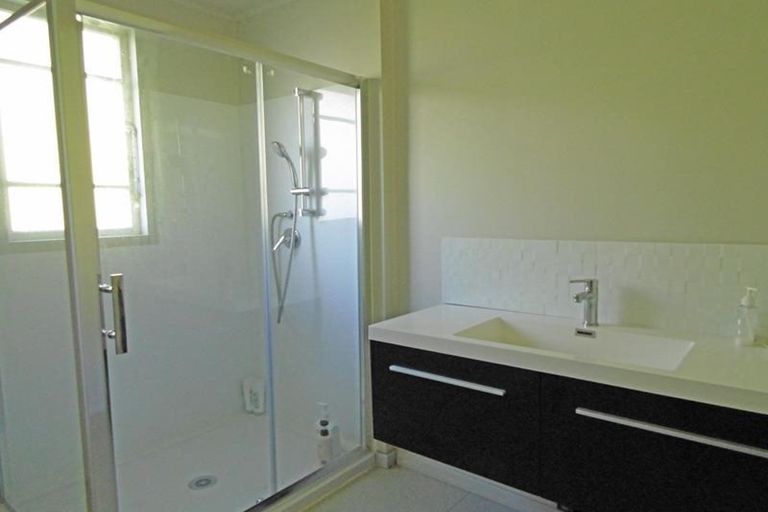 Photo of property in 35 Scott Avenue, Mangere Bridge, Auckland, 2022