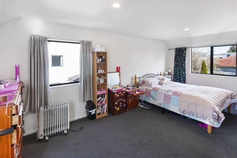 Photo of property in 2/44 London Street, Richmond, Christchurch, 8013