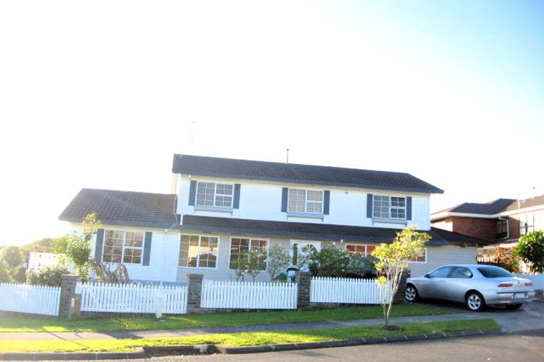 Photo of property in 2 Lemonwood Place, The Gardens, Auckland, 2105