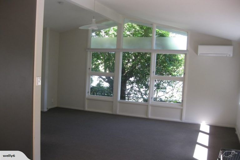 Photo of property in 27 Huntleigh Park Way, Ngaio, Wellington, 6035