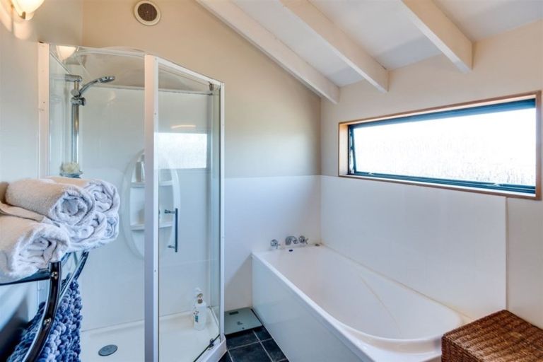 Photo of property in 16 Cormack Place, Greenmeadows, Napier, 4112