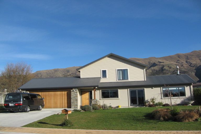 Photo of property in 19 Stonebrook Drive, Wanaka, 9305