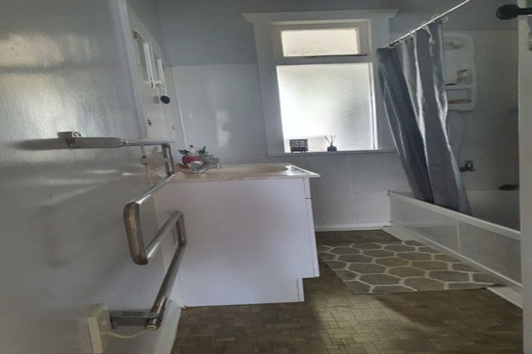 Photo of property in 180 College Street, Awapuni, Palmerston North, 4412