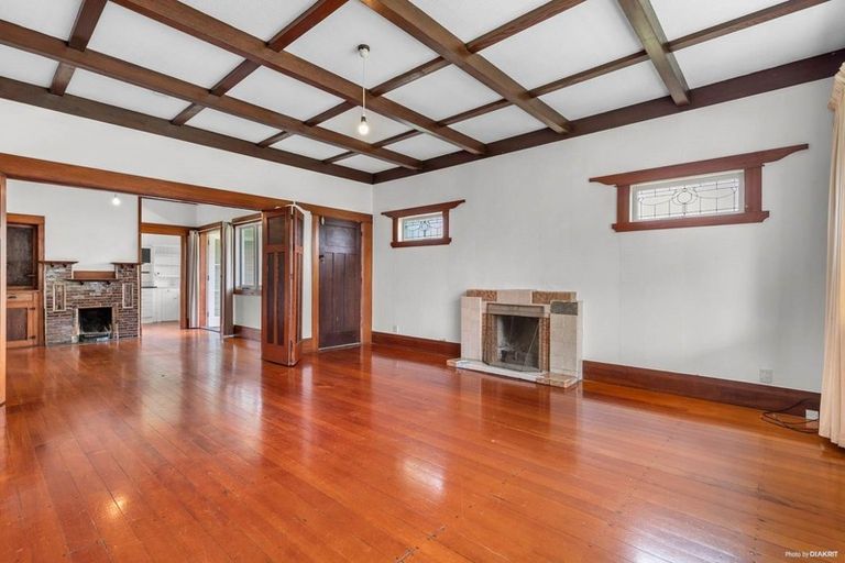 Photo of property in 49 Maungakiekie Avenue, Greenlane, Auckland, 1051