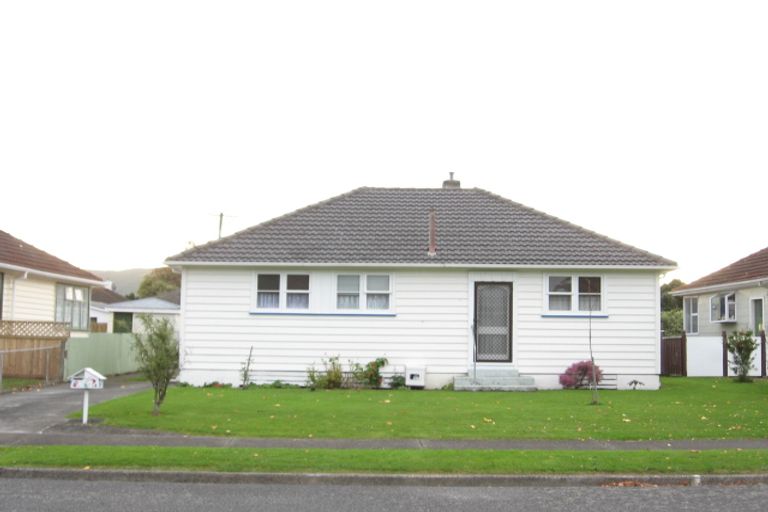 Photo of property in 13 Barton Grove, Naenae, Lower Hutt, 5011