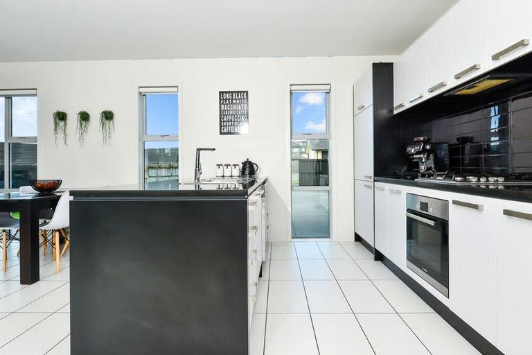 Photo of property in 112 Te Huia Drive, Flagstaff, Hamilton, 3210