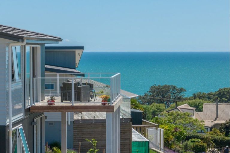Photo of property in 21 Christine Drive, Coopers Beach, 0420