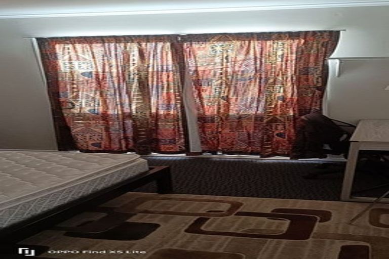 Photo of property in 15 Peach Road, Glenfield, Auckland, 0629