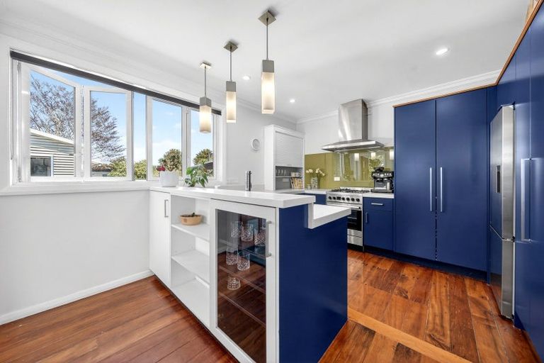 Photo of property in 11 Kempton Street, Greytown, 5712