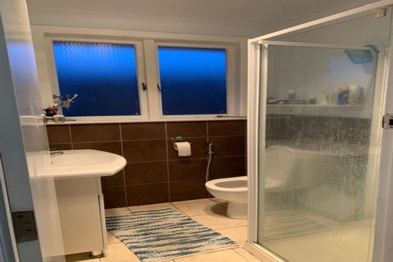 Photo of property in 15 Kiernan Place, Kelston, Auckland, 0602