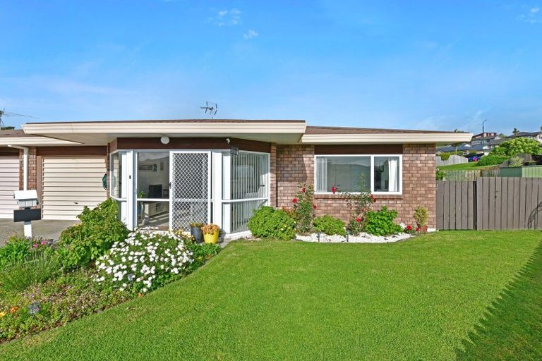 Photo of property in 96c Lakeside Drive, Orewa, 0931