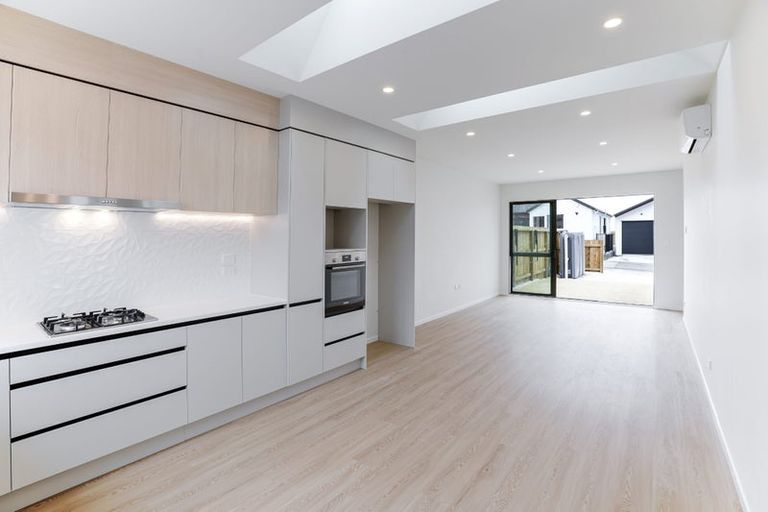 Photo of property in 9 Paretao Street, Massey, Auckland, 0614