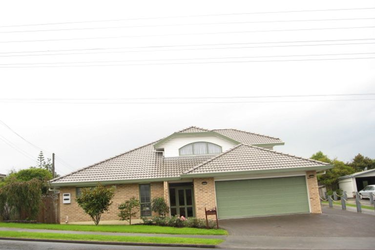 Photo of property in 1/70 Uxbridge Road, Mellons Bay, Auckland, 2014