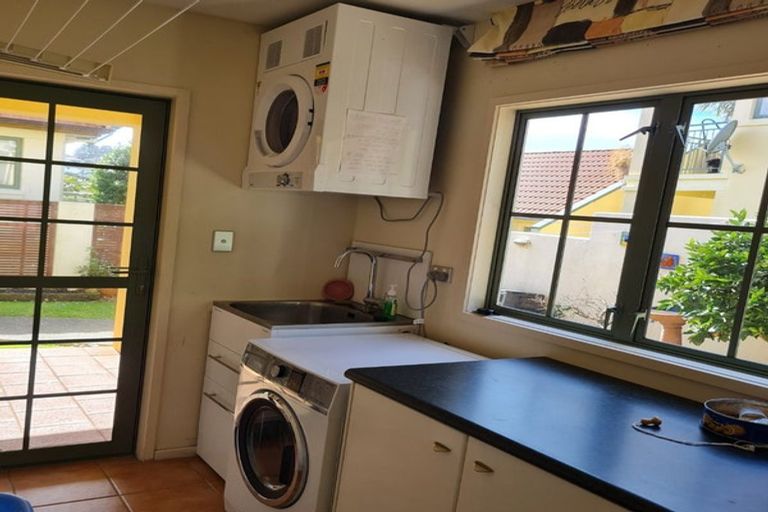 Photo of property in 24 Parkwood Crescent, Gulf Harbour, Whangaparaoa, 0930