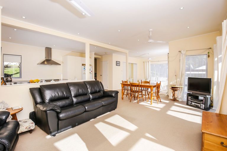 Photo of property in 39 Foster Avenue, Huia, Auckland, 0604