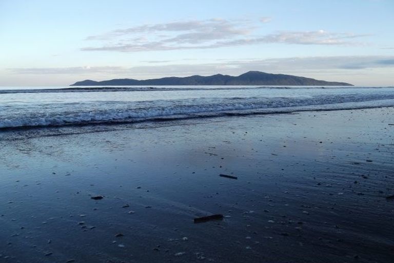 Photo of property in 31b The Esplanade, Raumati South, Paraparaumu, 5032