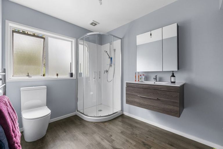 Photo of property in 103 Gregory Road, Waitakere, Henderson, 0782