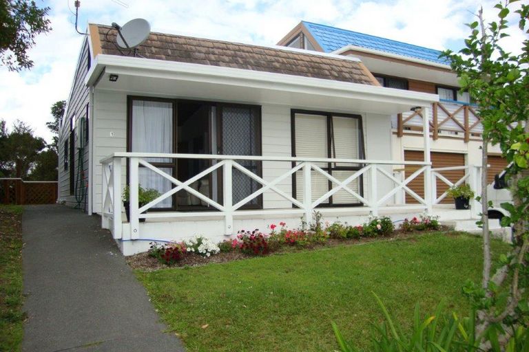 Photo of property in 1a Te Haumi Drive, Paihia, 0200