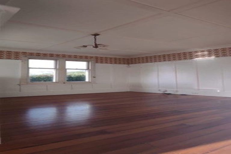 Photo of property in 15 Peverill Crescent, Papatoetoe, Auckland, 2025