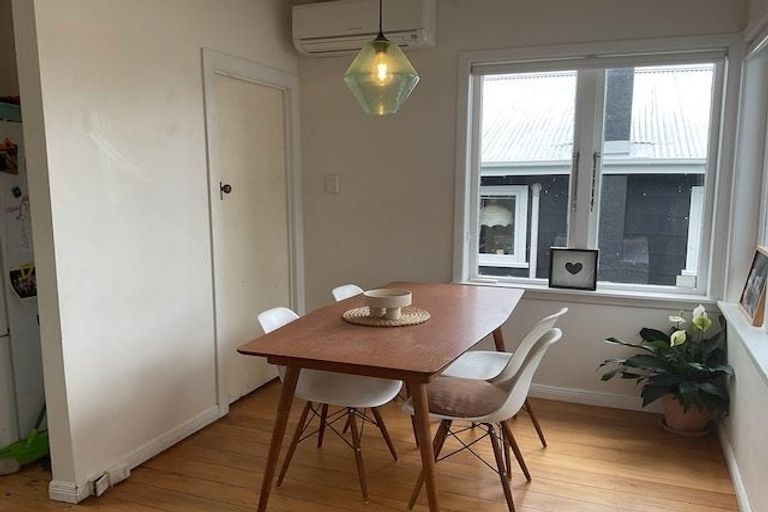 Photo of property in 18 Norman Road, Titirangi, Auckland, 0604