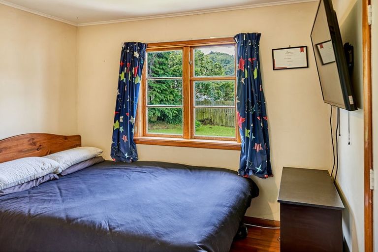 Photo of property in 9 Bledisloe Crescent, Wainuiomata, Lower Hutt, 5014