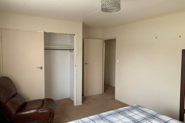 Photo of property in 2/5 Rainsford Street, Moturoa, New Plymouth, 4310