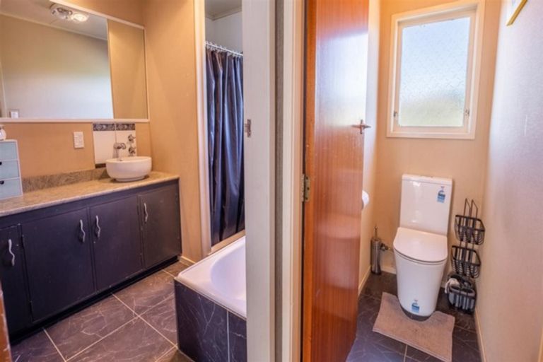 Photo of property in 14 Walnut Place, Owhata, Rotorua, 3010