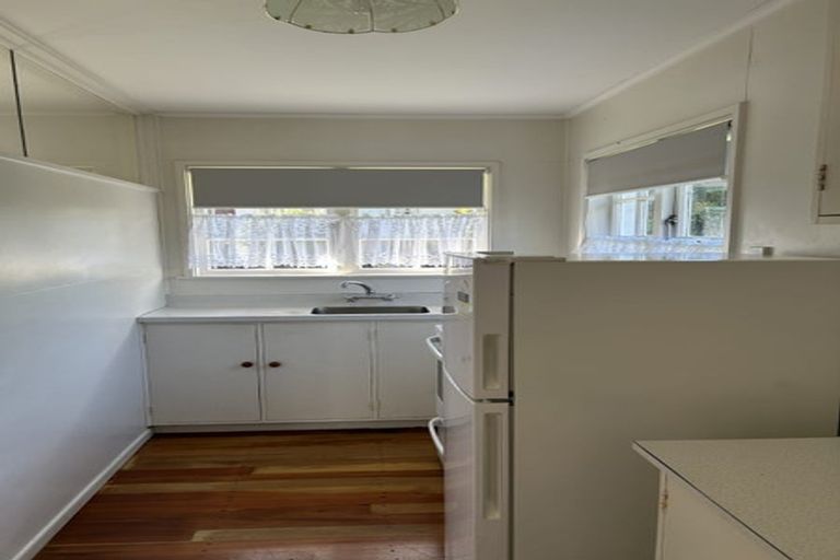 Photo of property in 1 Thurleigh Grove, Karori, Wellington, 6012