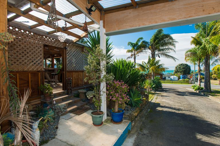 Photo of property in 52 Arthur Street, Tokomaru Bay, 4079