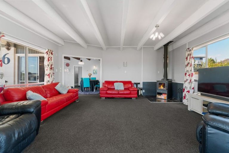 Photo of property in 6 Regents Grove, Richmond Heights, Taupo, 3330