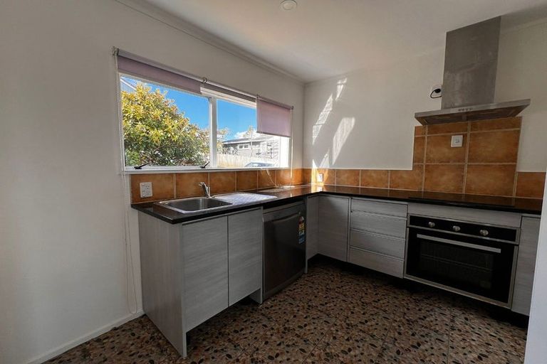 Photo of property in 808 East Coast Road, Oteha, Auckland, 0630