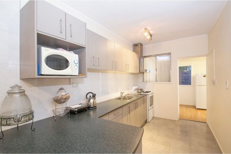 Photo of property in 2/21 Aliford Avenue, One Tree Hill, Auckland, 1061