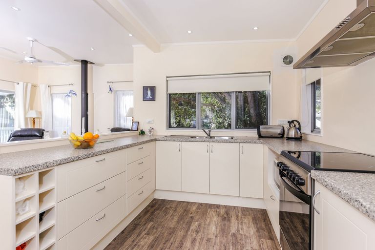 Photo of property in 39 Foster Avenue, Huia, Auckland, 0604