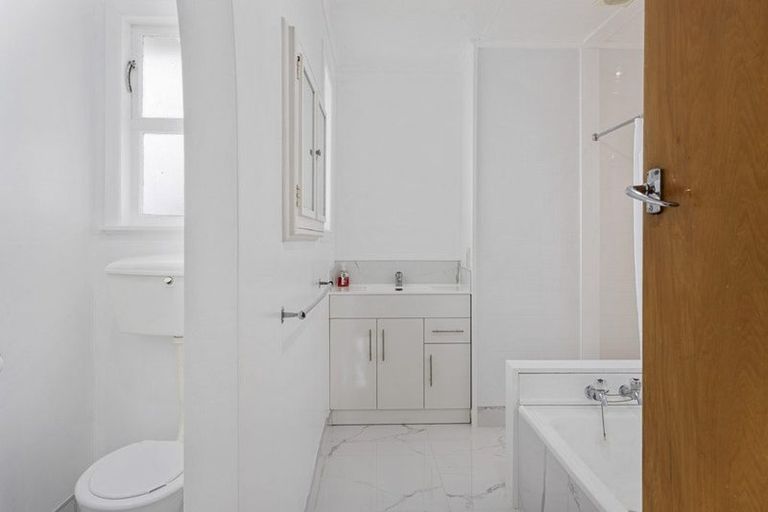 Photo of property in 50 Ramanui Avenue, Hawera, 4610