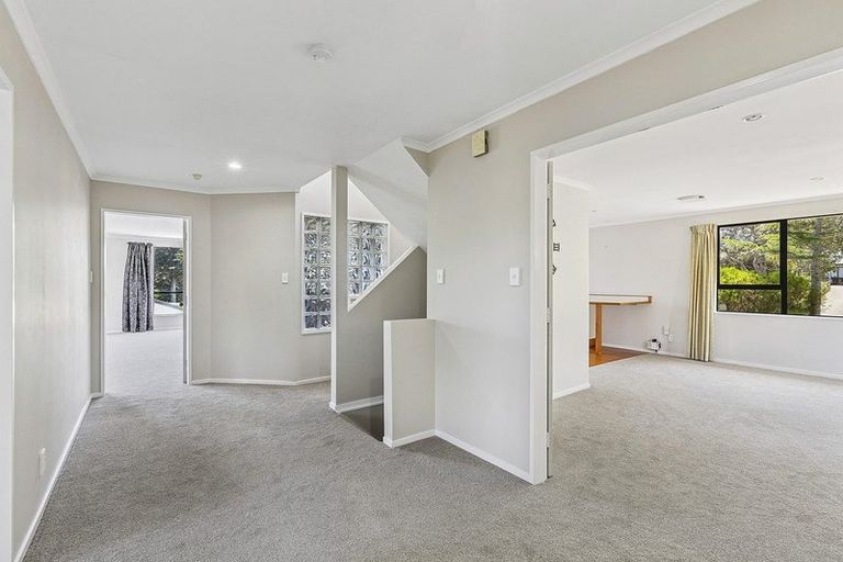 Photo of property in 37 Saunders Close, Whitby, Porirua, 5024