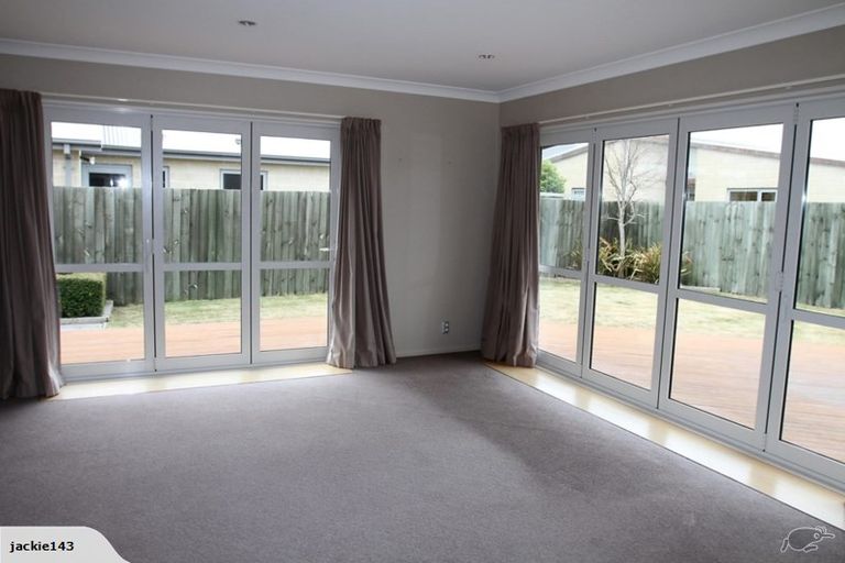 Photo of property in 5 Corsican Grove, Parklands, Christchurch, 8083