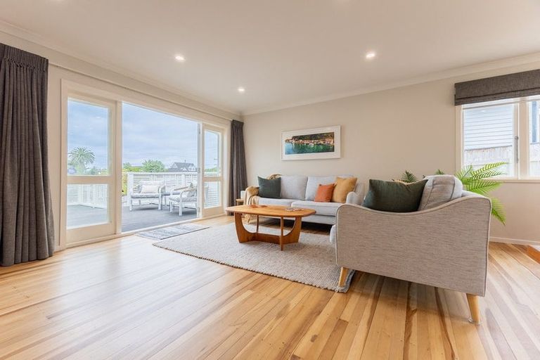 Photo of property in 38 Gray Avenue, Paraparaumu Beach, Paraparaumu, 5032
