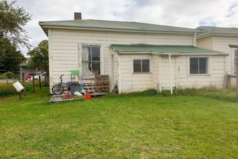Photo of property in 17 Allardice Street, Dannevirke, 4930