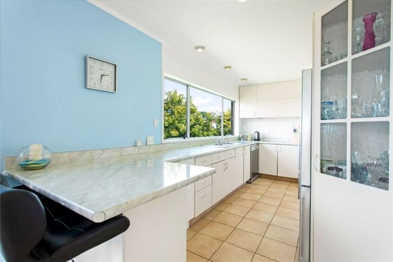 Photo of property in 11 Dawn Place, Te Atatu South, Auckland, 0610
