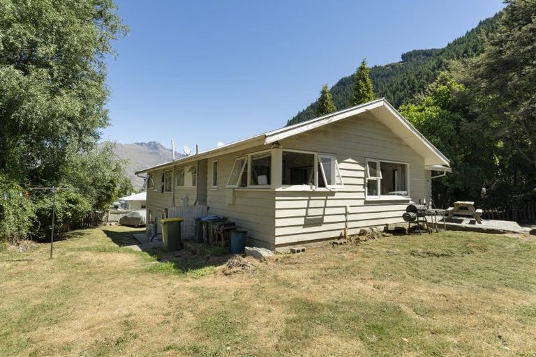 Photo of property in 22 Bowen Street, Queenstown, 9300