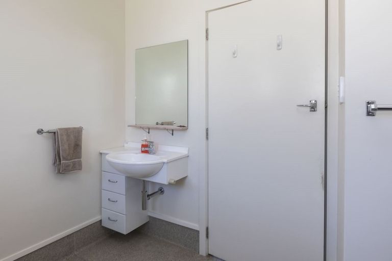 Photo of property in 6 Ruakaka Street, Hornby, Christchurch, 8042