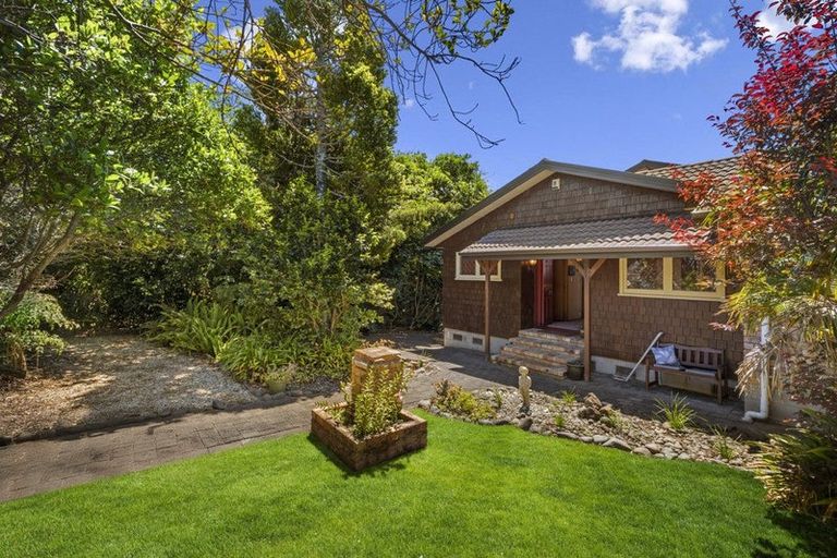 Photo of property in 40 Rock Isle Road, Torbay, Auckland, 0630