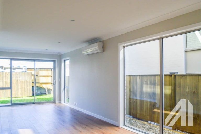 Photo of property in 3 Peihana Road, Hobsonville, Auckland, 0616