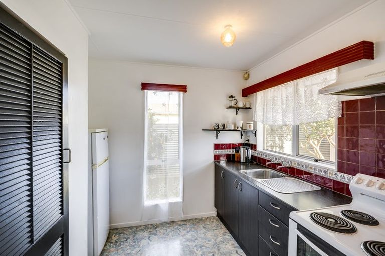 Photo of property in 6 Burton Crescent, Flaxmere, Hastings, 4120