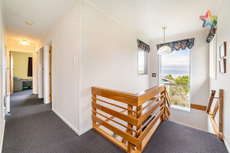 Photo of property in 10 Clematis Grove, Maungaraki, Lower Hutt, 5010