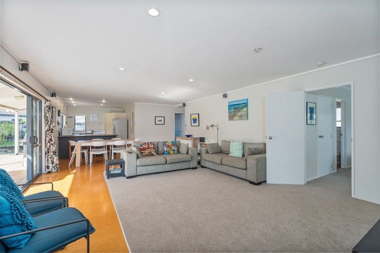 Photo of property in 128 Kowhai Avenue, Matarangi, Whitianga, 3592