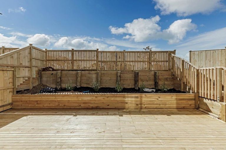 Photo of property in 43 Sunnyheights Road, Orewa, 0931