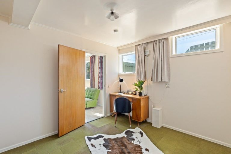Photo of property in 29 Awanui Street, Merrilands, New Plymouth, 4312