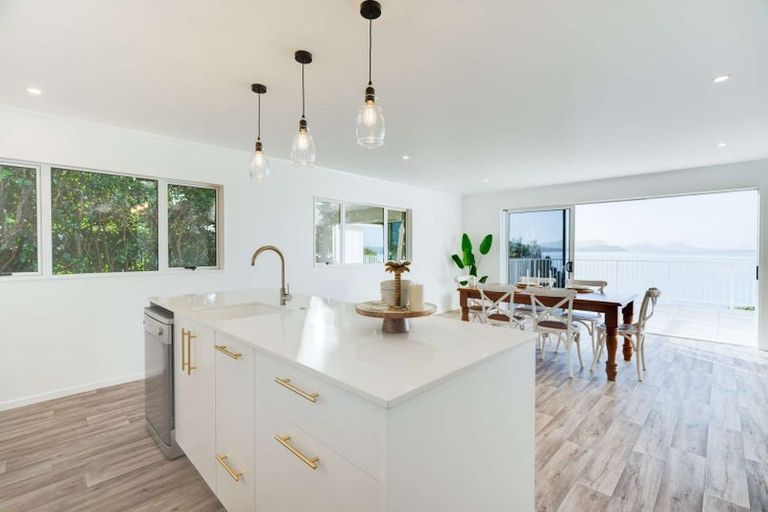 Photo of property in 124 Beach Road, Onerahi, Whangarei, 0110